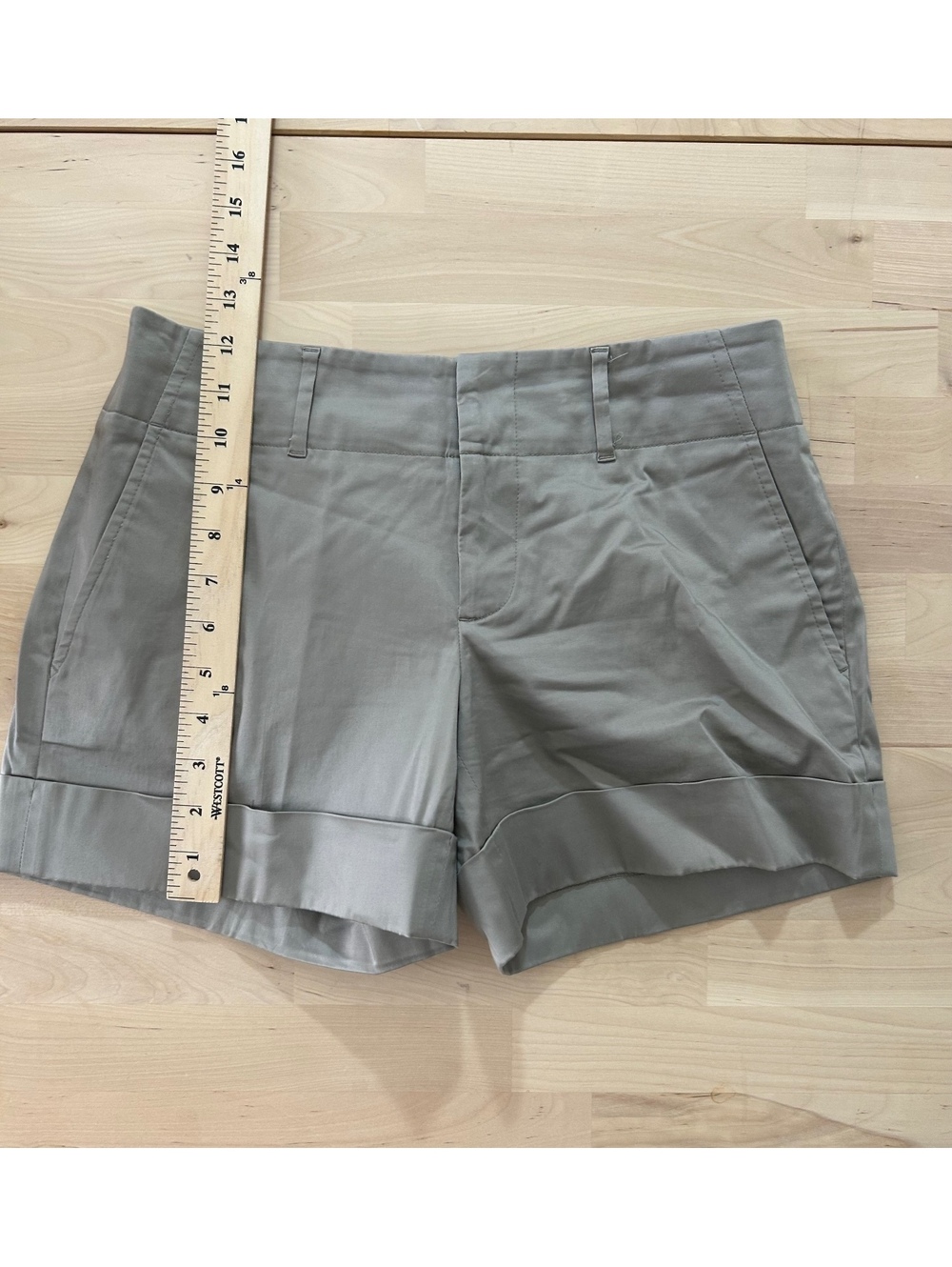 Club Monaco Grey Tailored Cuffed Shorts with Back Cinch - Size 2